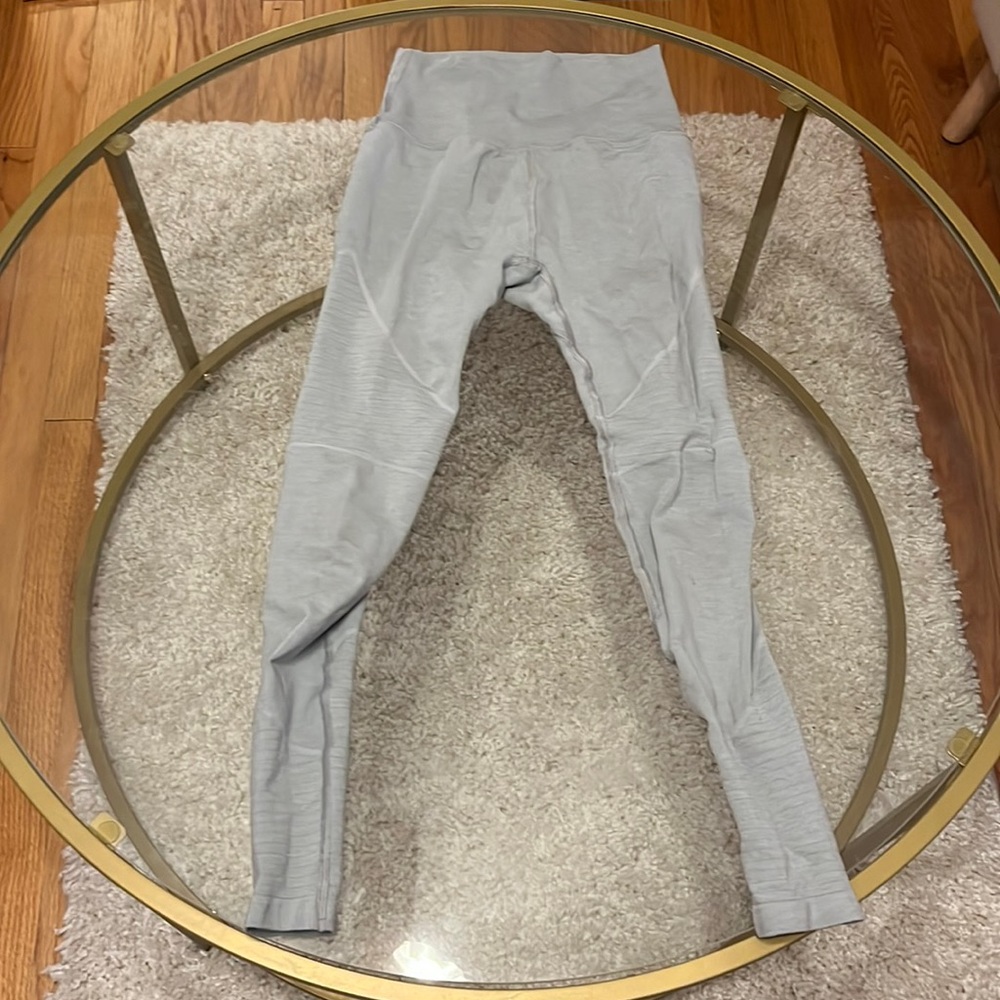 Alphalete grey leggings
